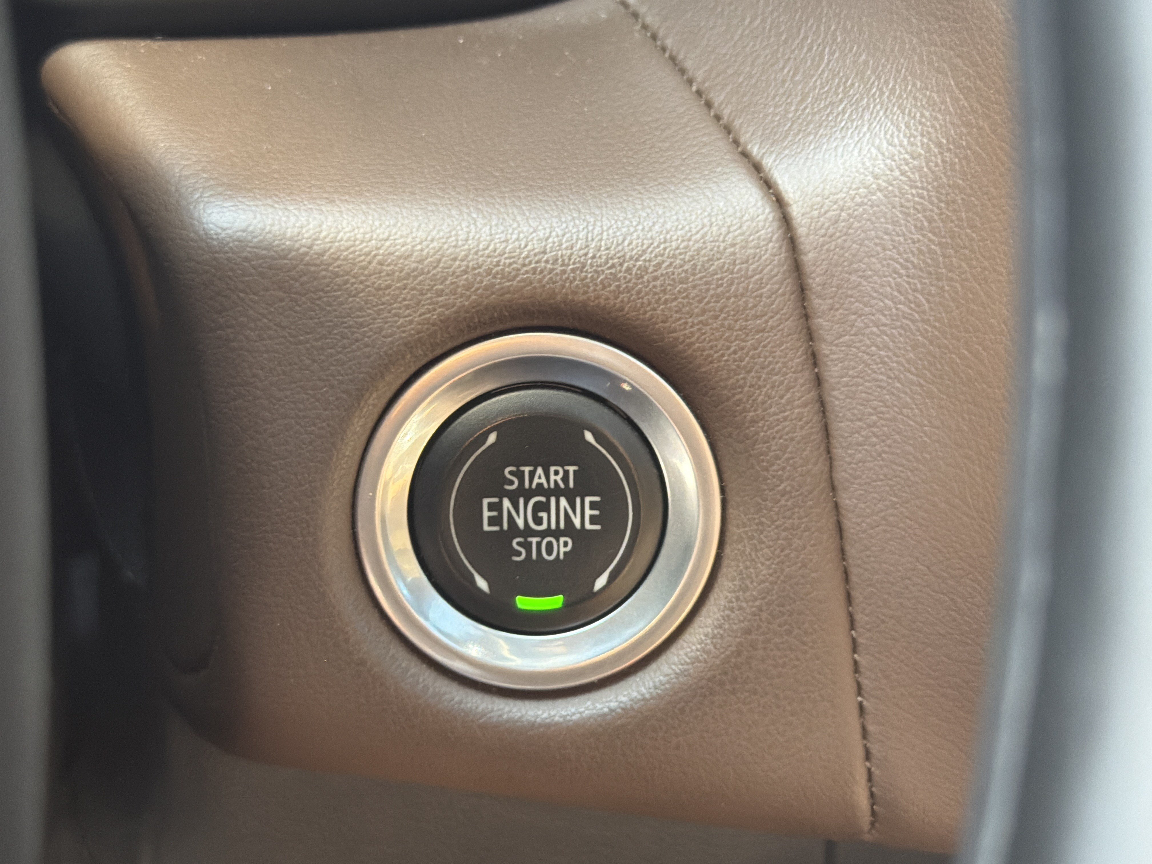 Used 2022 Chevrolet Suburban High Country AWD/4WD image 34