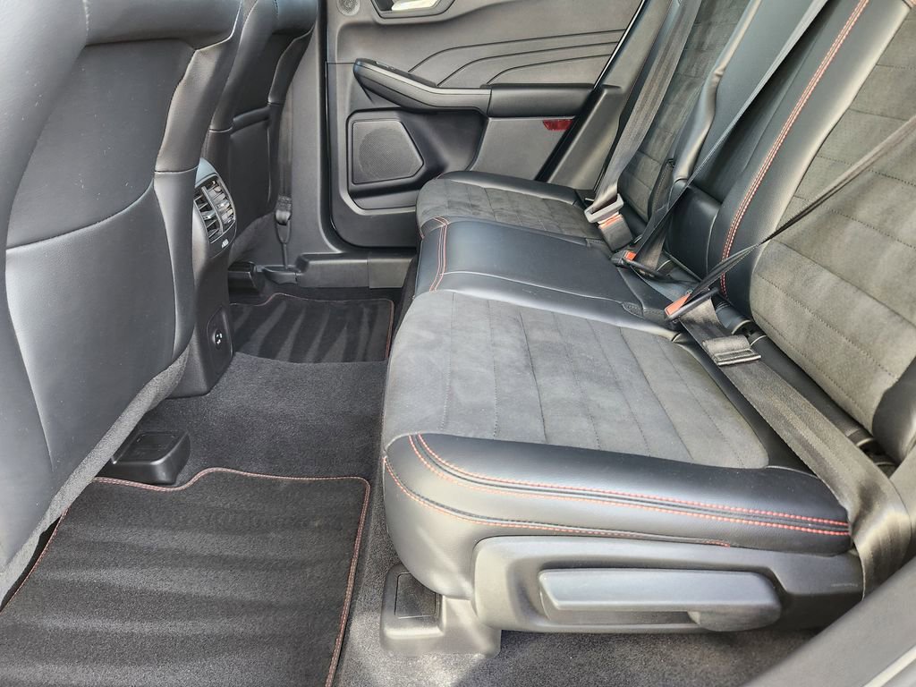 Used 2022 Ford Escape SEL w/ SEL Stealth AWD Package image 9