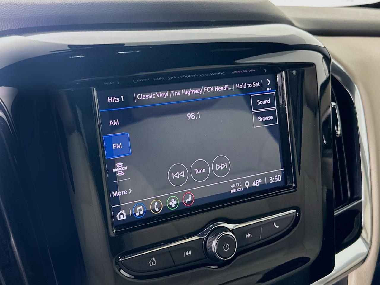 Used 2023 Chevrolet Traverse LS image 44