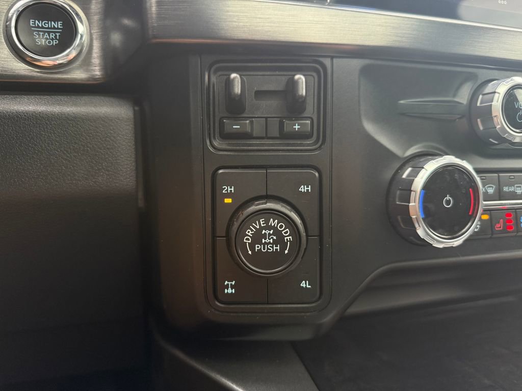 Used 2023 Ford F350 Lariat w/ Lariat Ultimate Package AWD/4WD image 28