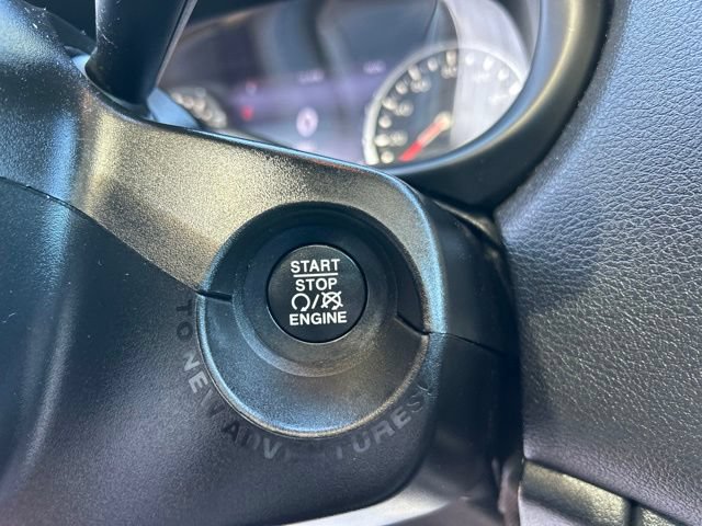 Used 2020 Jeep Renegade Limited w/ UConnect 8.4 Nav Group AWD/4WD image 17