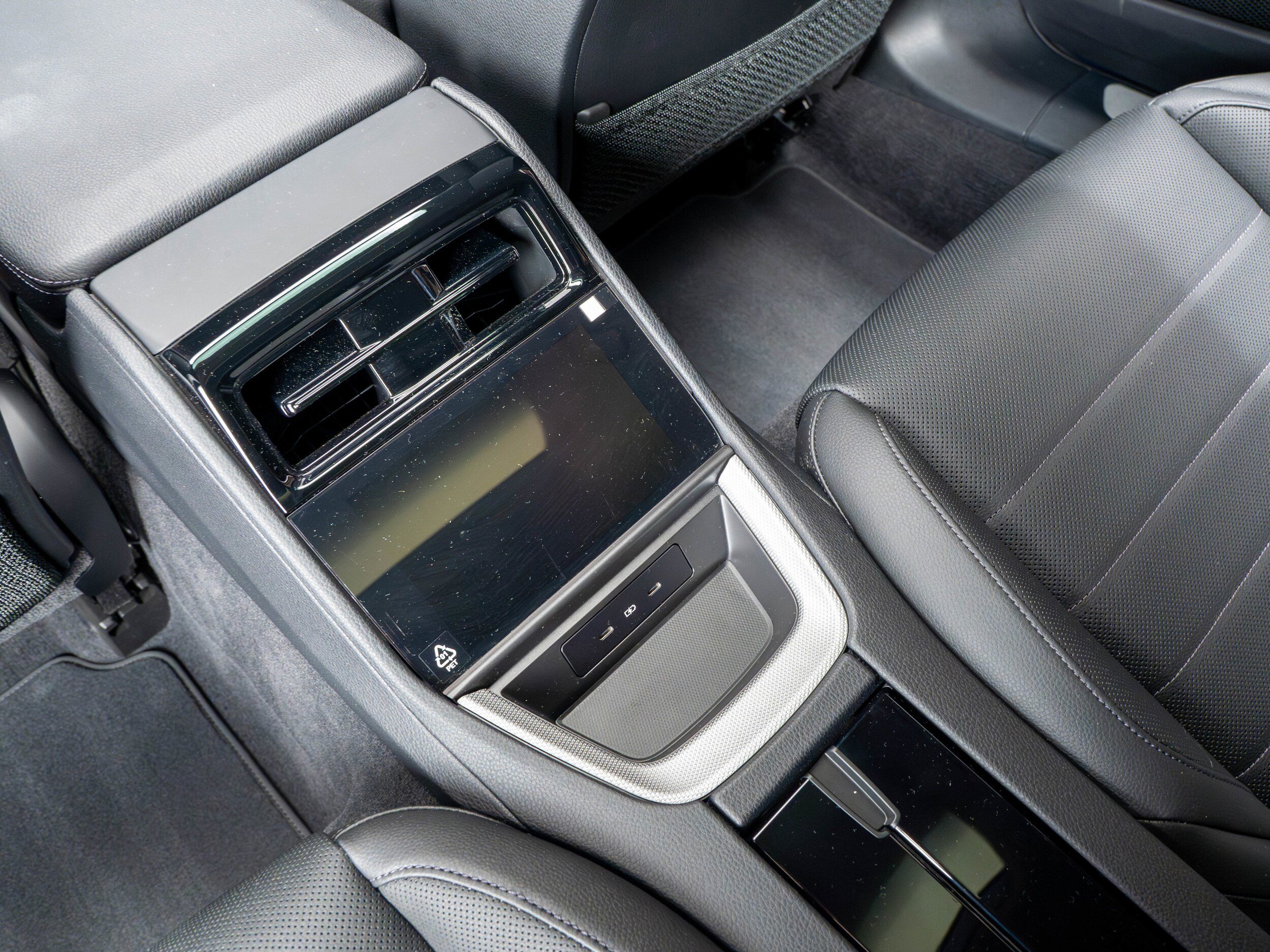 Certified 2024 Porsche Panamera 4 AWD/4WD image 40