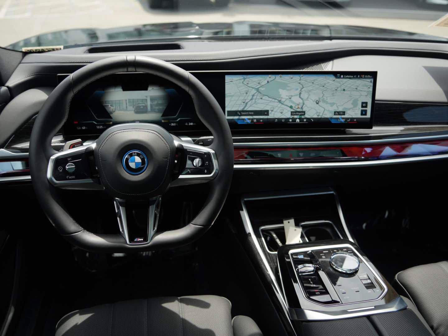 Used 2026 BMW i7 eDrive50 w/ M Sport Package RWD image 7