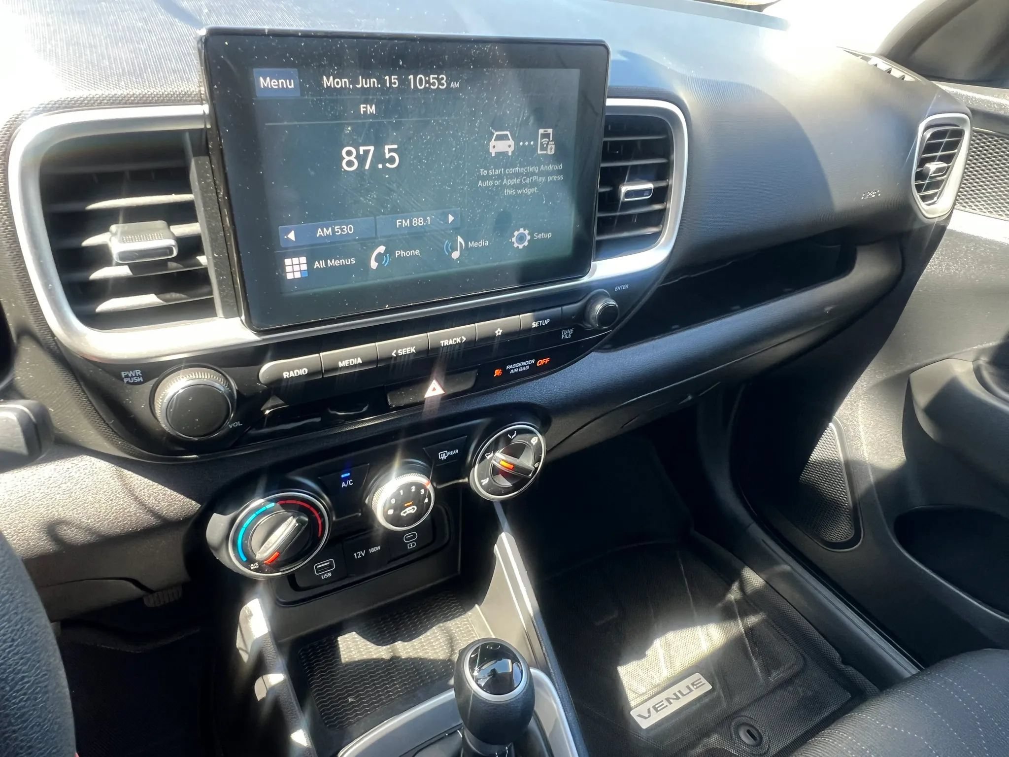 Used 2025 Hyundai Venue SE FWD image 23