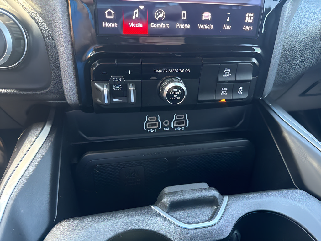 Used 2025 RAM 1500 Big Horn AWD/4WD image 23