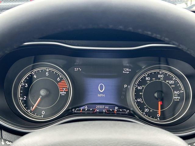 Used 2023 Jeep Cherokee Altitude Lux image 28