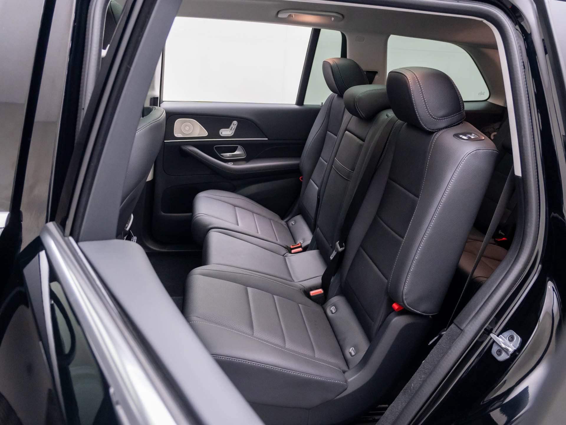 New 2026 Mercedes-Benz GLS 450 4MATIC image 16