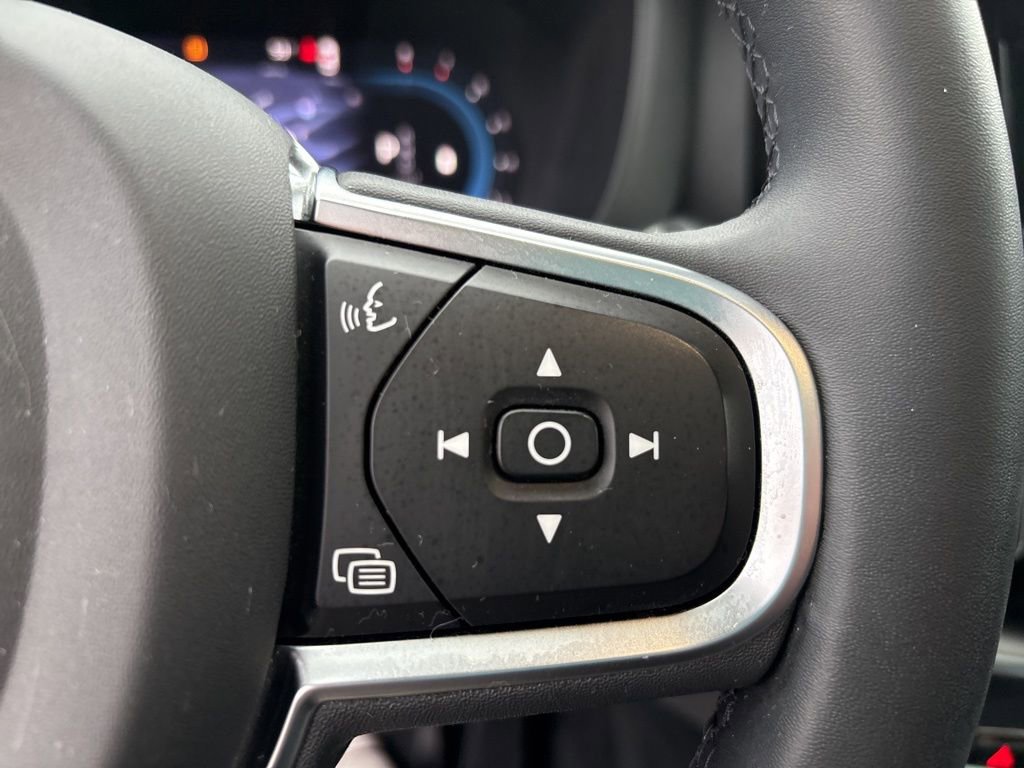 Certified 2023 Volvo XC60 B5 Core w/ Climate Package AWD/4WD image 25
