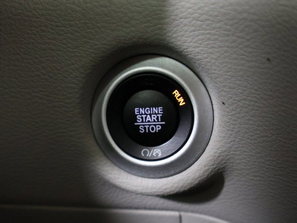 Used 2023 Chrysler Pacifica Limited image 48