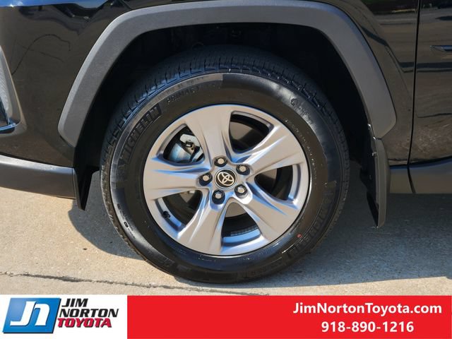 Used 2025 Toyota RAV4 XLE w/ Convenience Package FWD image 14