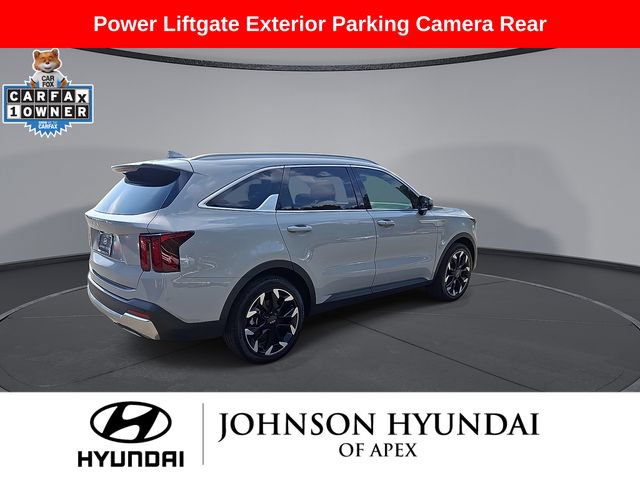 Used 2024 Kia Sorento EX w/ Panoramic Sunroof Package FWD image 9