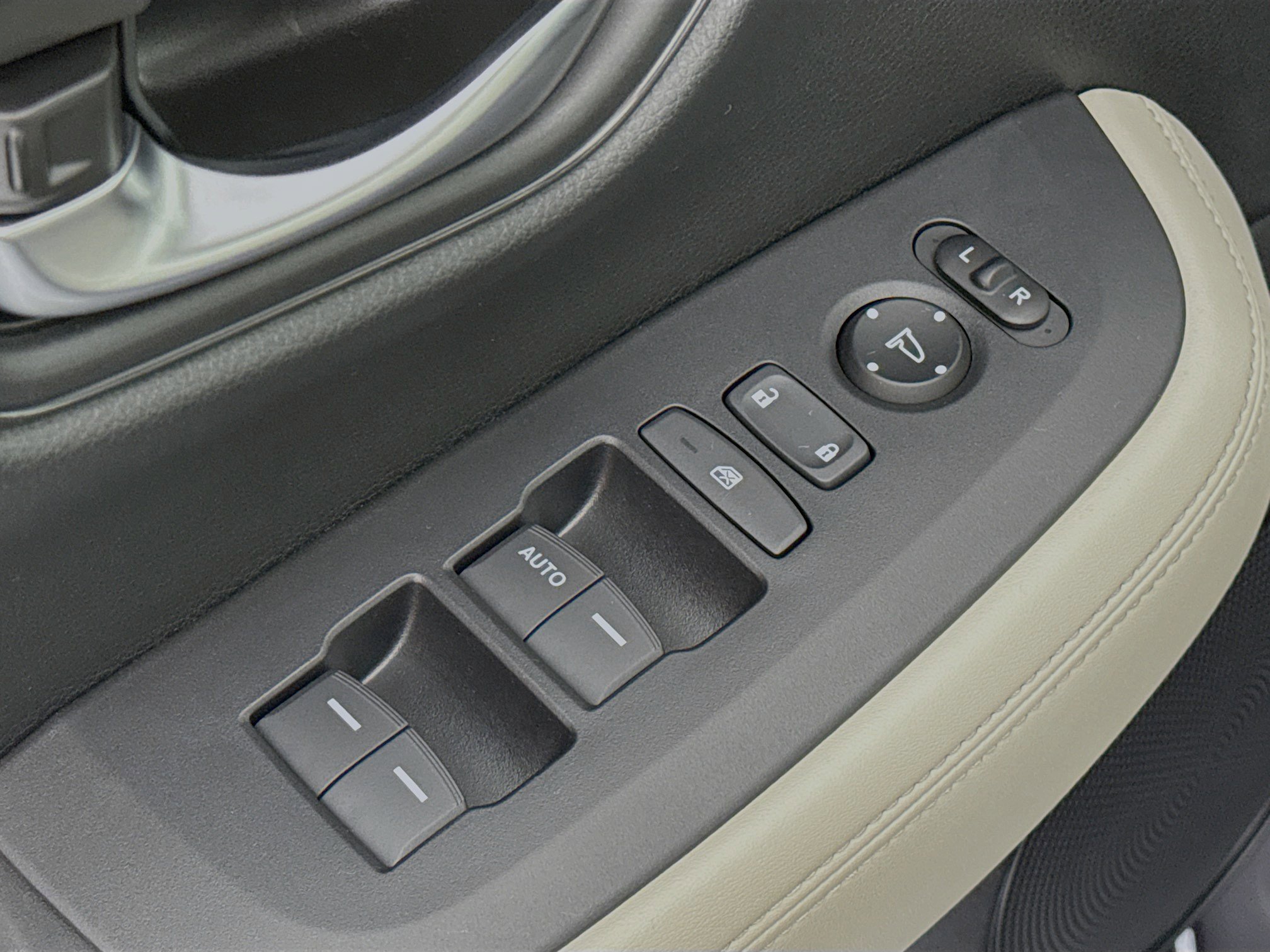 Certified 2023 Honda HR-V LX image 17