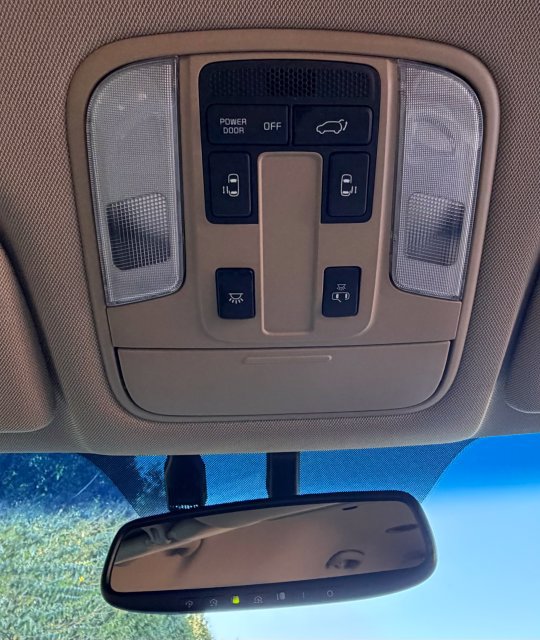 Used 2015 Kia Sedona SX FWD image 21