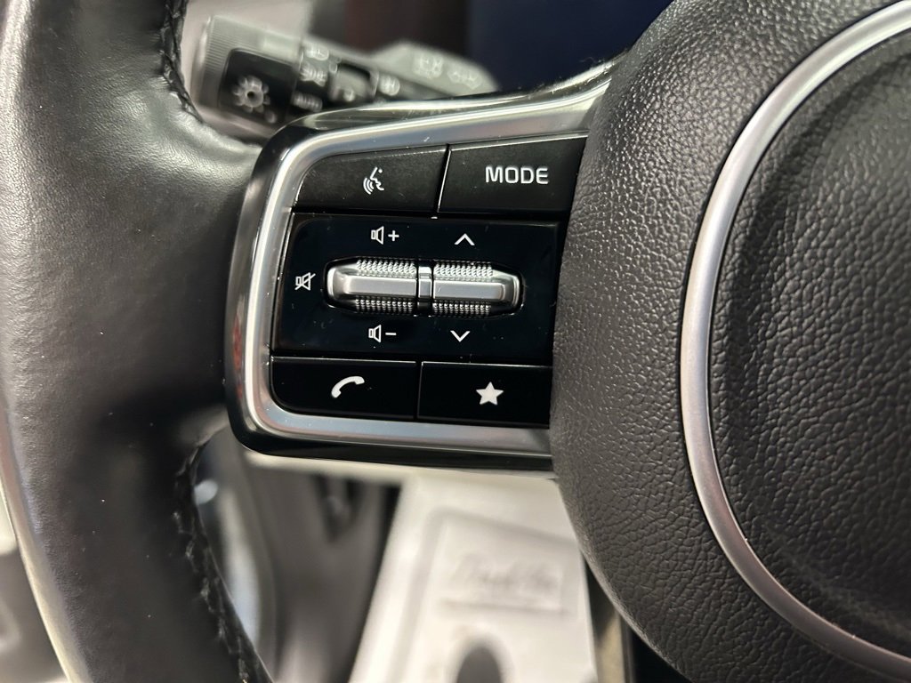 Used 2022 Kia Carnival SX Prestige image 14