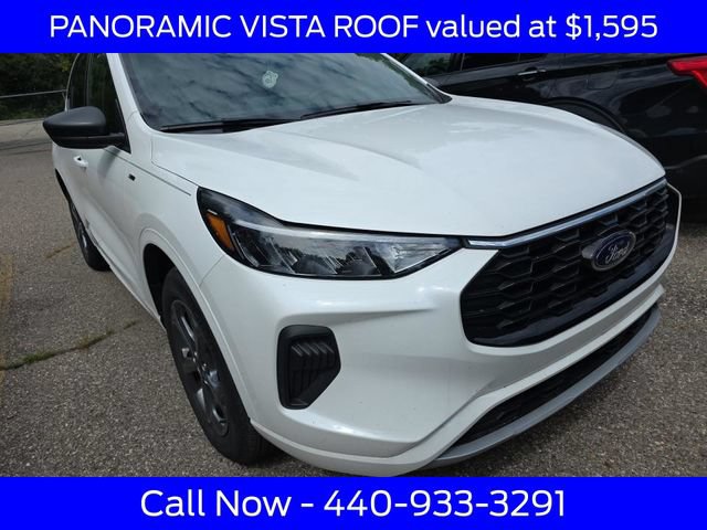 Used 2024 Ford Escape ST-Line w/ Tech Pack #1 AWD/4WD image 3