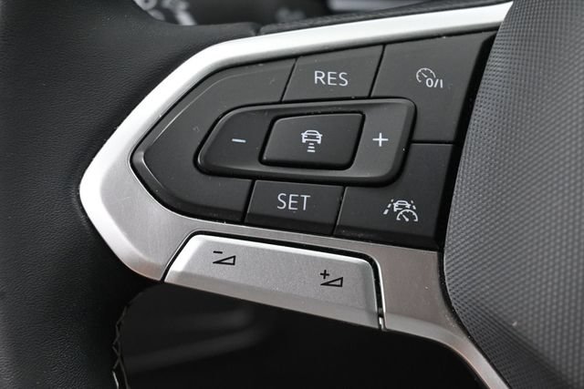 Used 2022 Volkswagen Tiguan SE AWD/4WD image 17