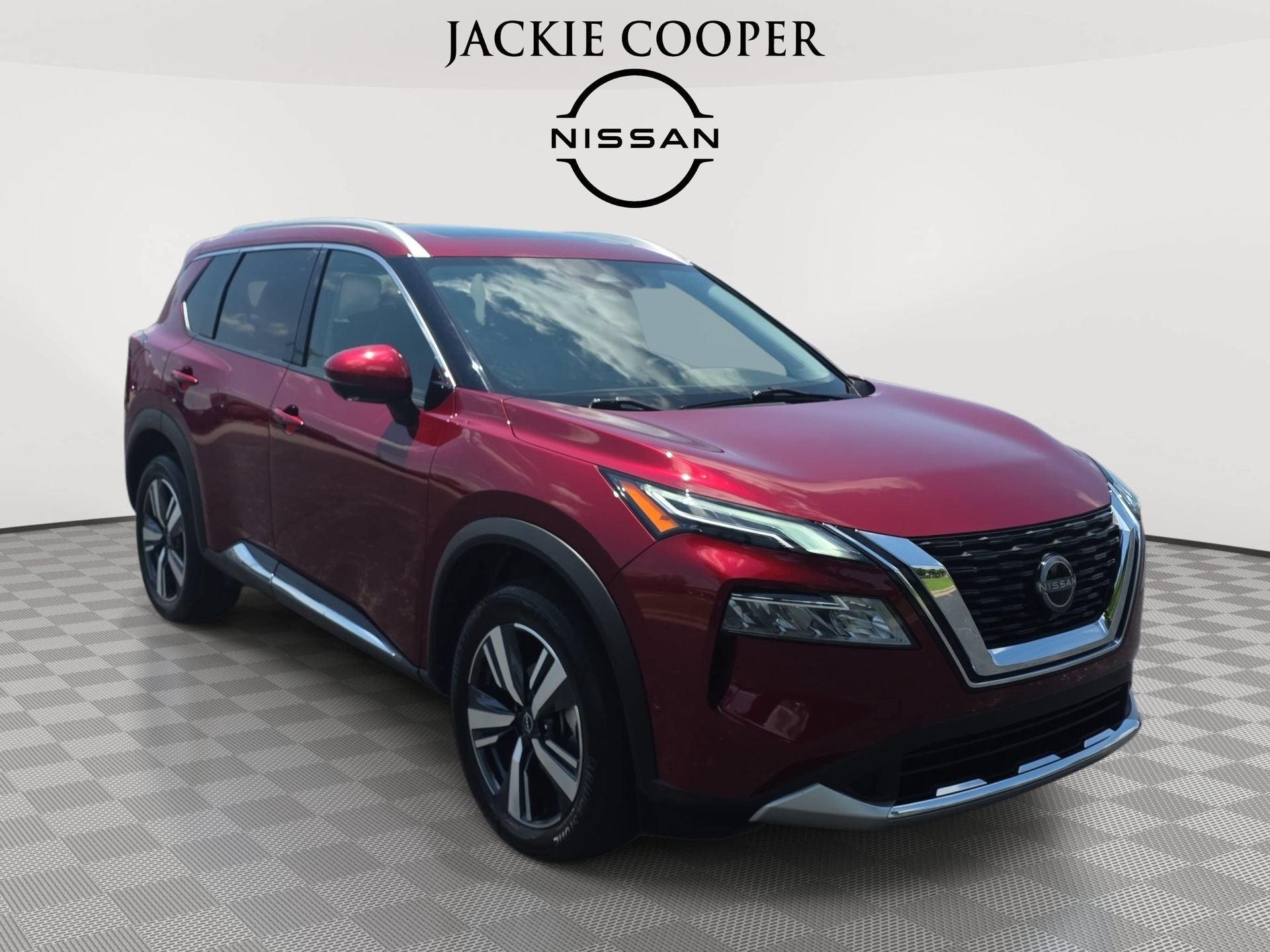 Used 2023 Nissan Rogue Platinum FWD image 3