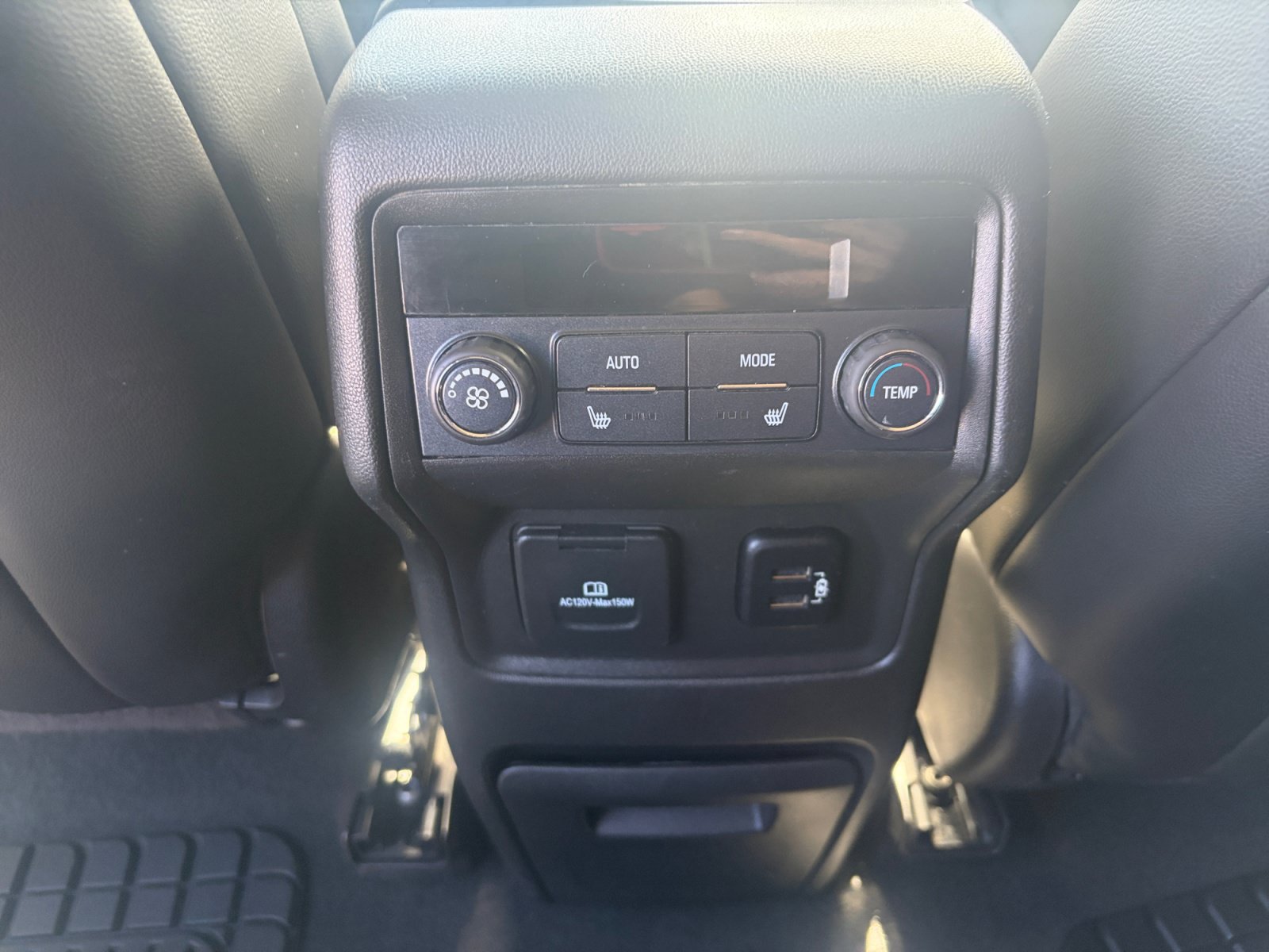 Used 2017 GMC Acadia Denali w/ Technology Package FWD image 16