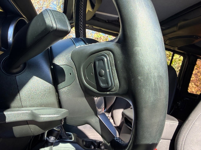 Used 2022 Jeep Wrangler Unlimited Sahara w/ Cold Weather Group image 13