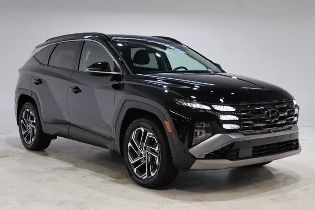 Certified 2025 Hyundai Tucson Limited AWD/4WD image 1