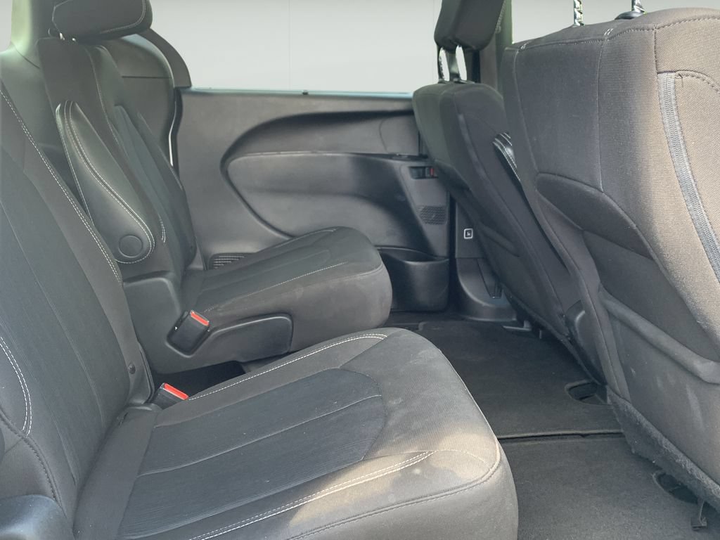 Used 2021 Chrysler Pacifica Touring w/ S Appearance Package FWD image 36