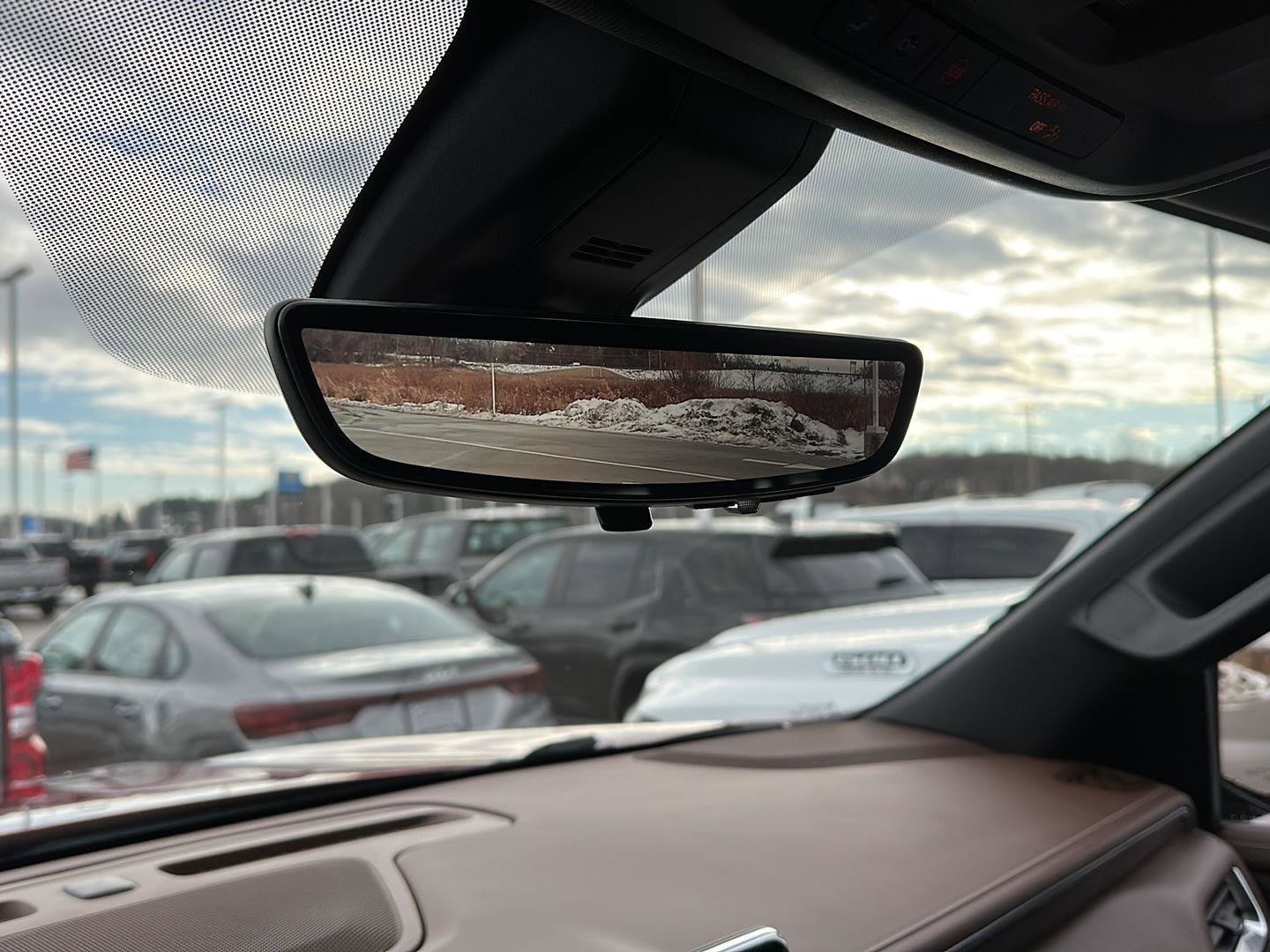 Used 2022 Chevrolet Suburban High Country image 19