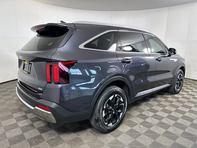 Used 2025 Kia Sorento S w/ Panoramic Sunroof Package image 3