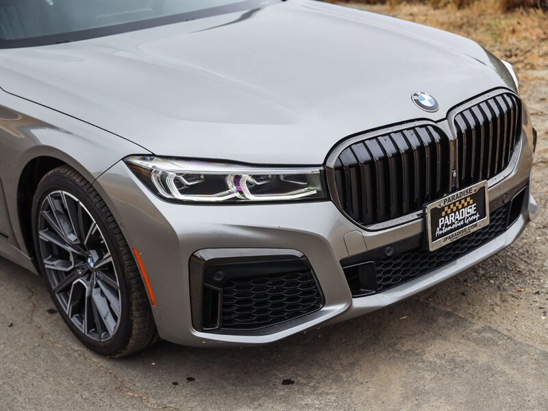 Used 2021 BMW 740i w/ M Sport Package RWD image 9
