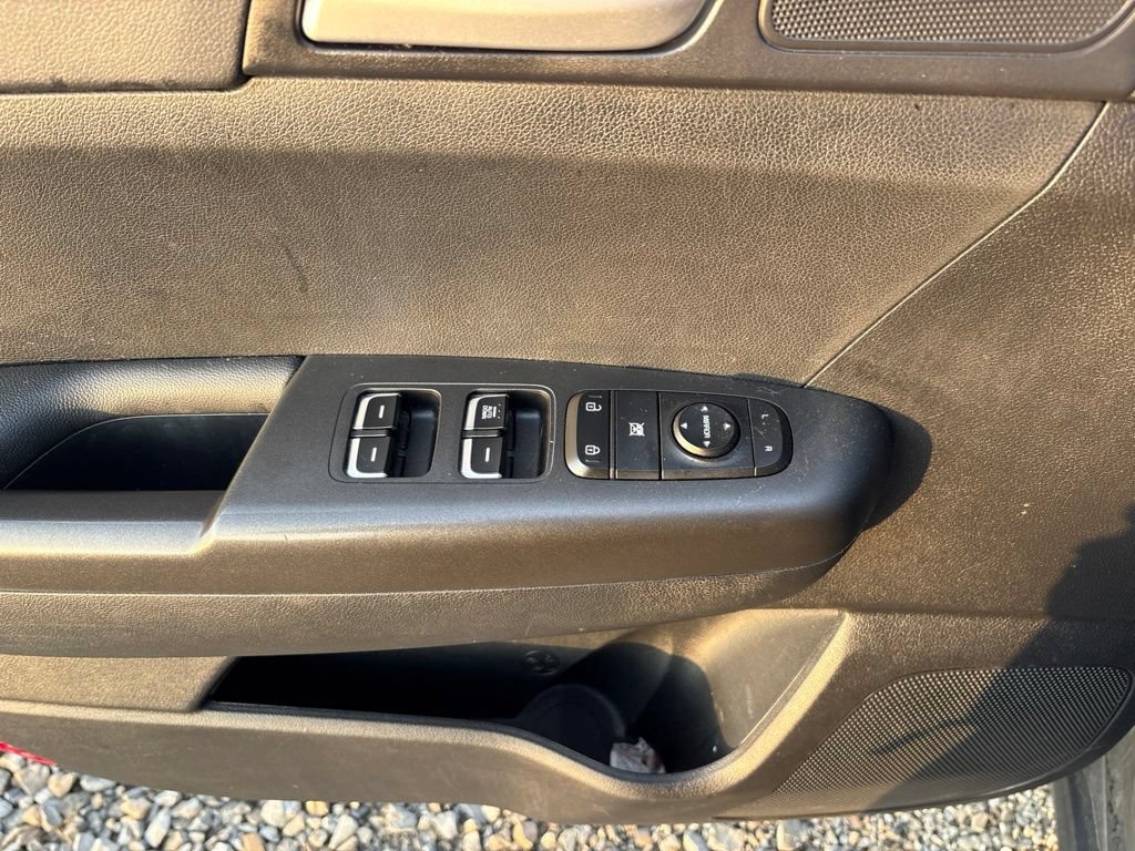 Used 2020 Kia Sportage LX AWD/4WD image 14