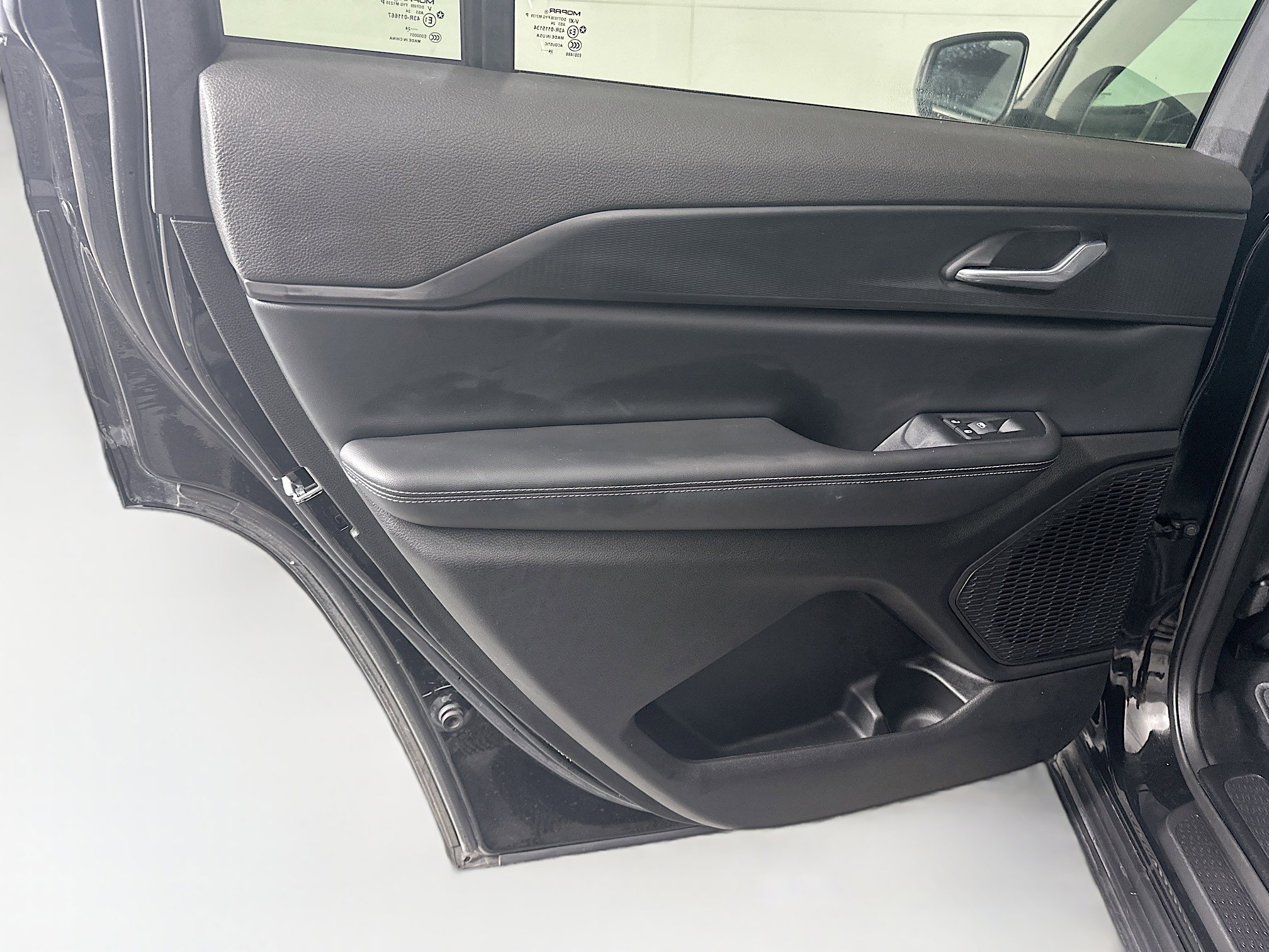 Used 2025 Jeep Grand Cherokee L Laredo image 28