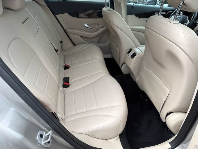 Used 2022 Mercedes-Benz GLC 300 image 17
