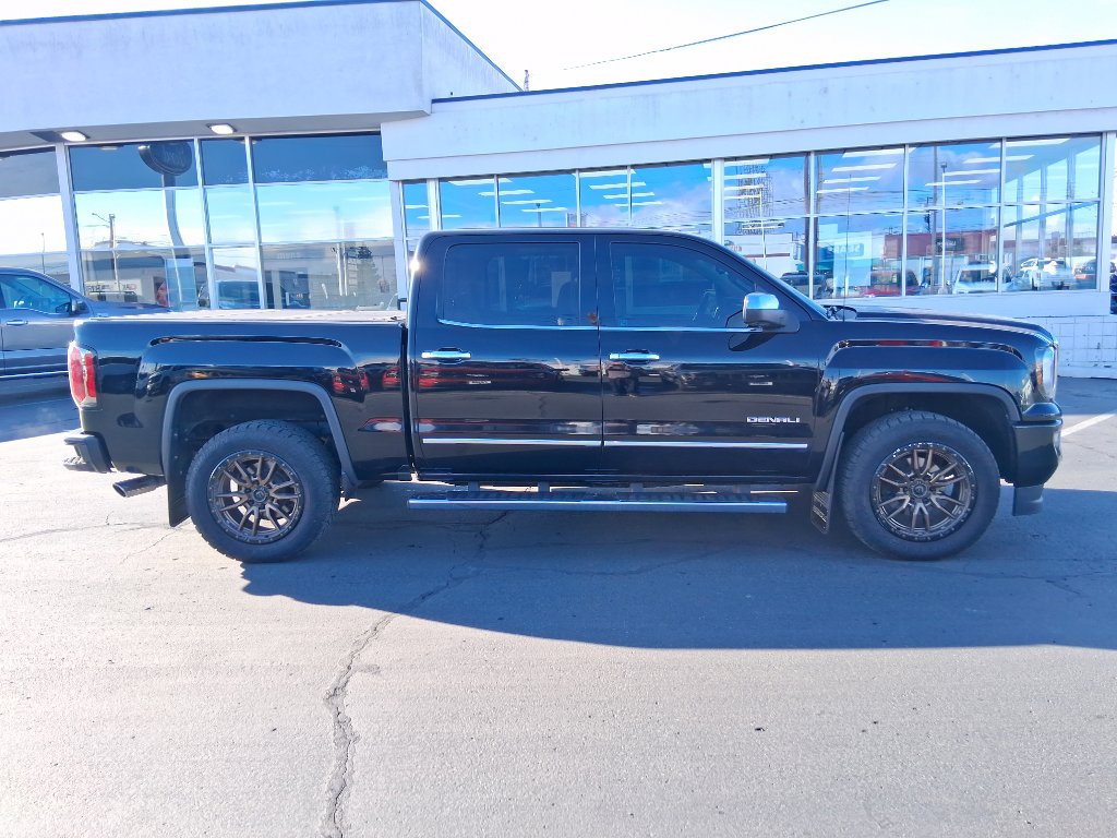 Used 2018 GMC Sierra 1500 Denali image 2
