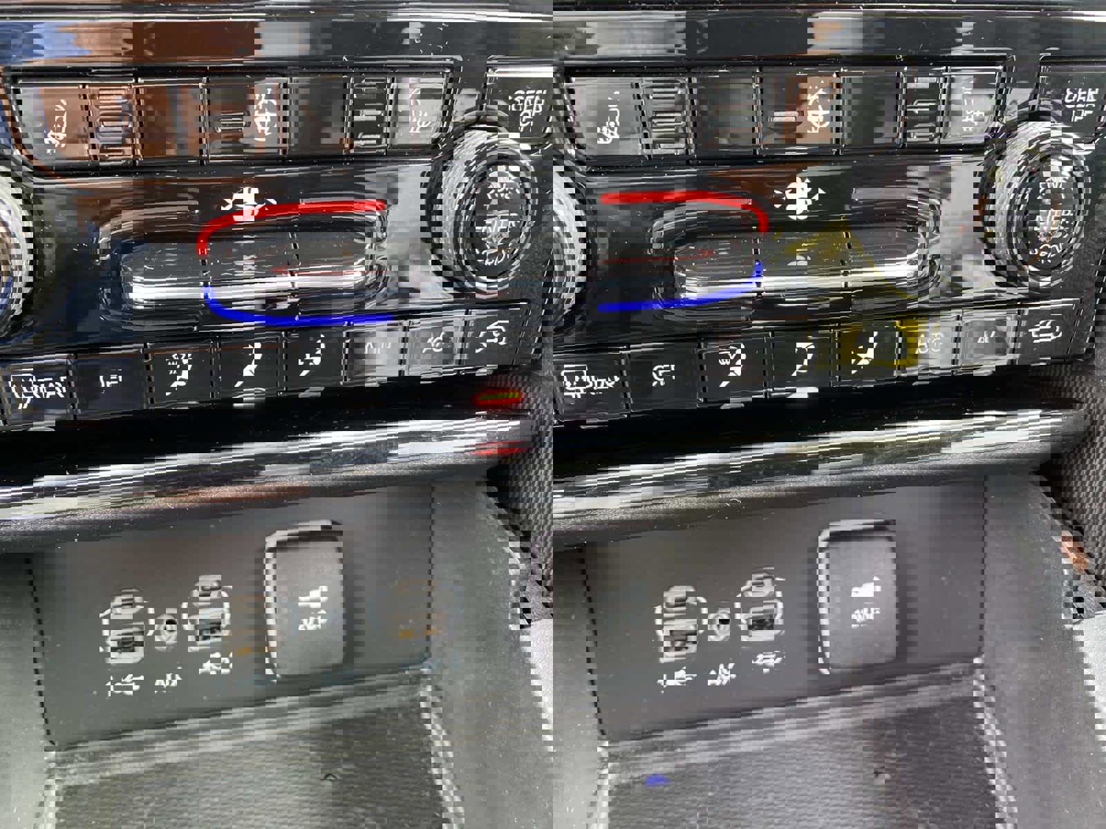 Certified 2025 Jeep Grand Cherokee Laredo w/ Luxury Tech Group I AWD/4WD image 14