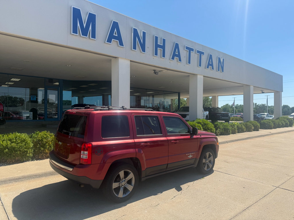 Used 2014 Jeep Patriot Latitude w/ Freedom Edition Package FWD image 10