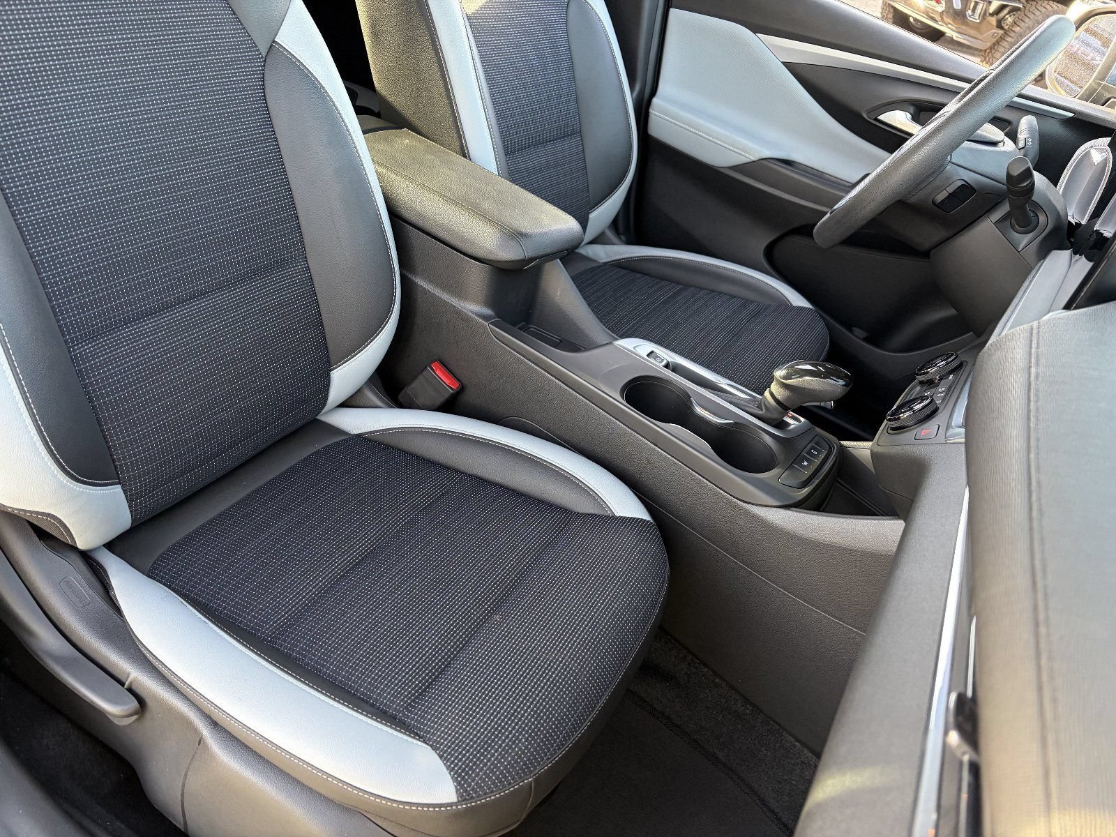 Used 2024 Buick Envista Preferred FWD image 11