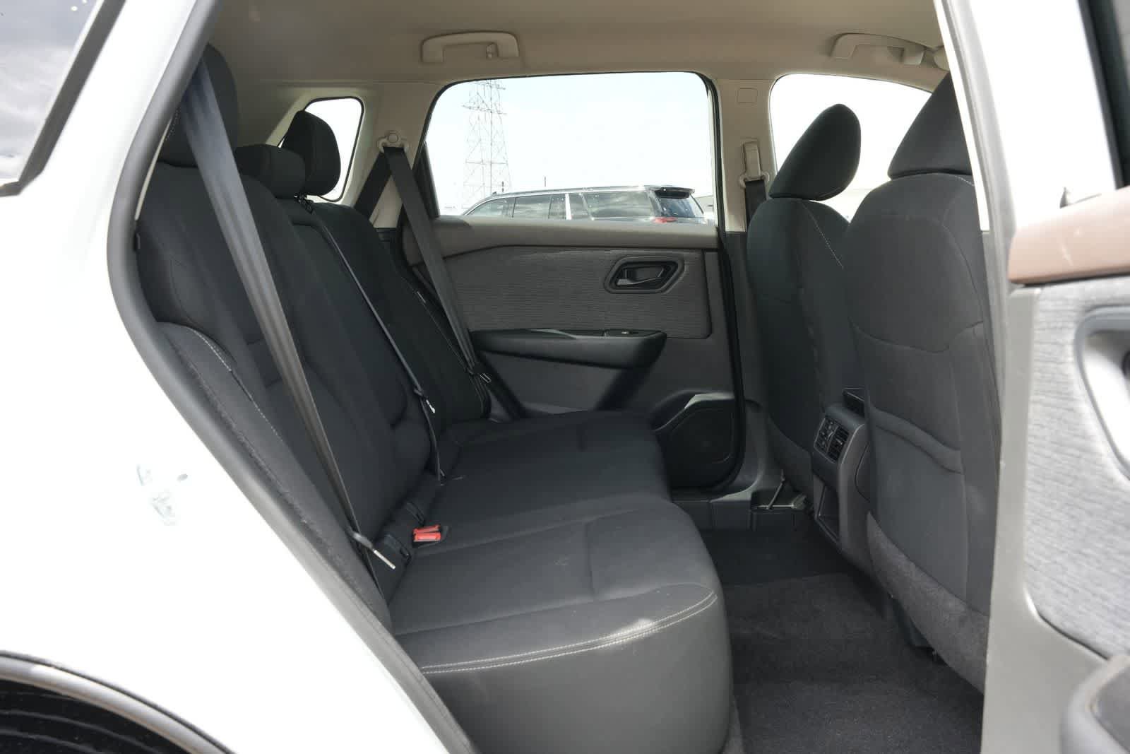 Used 2023 Nissan Rogue S FWD image 20