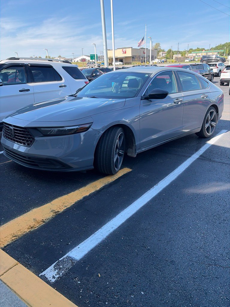Used 2024 Honda Accord Sport image 1