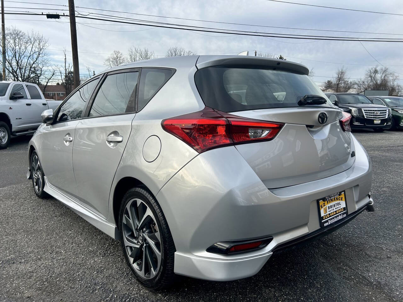 Used 2018 Toyota Corolla iM FWD image 5
