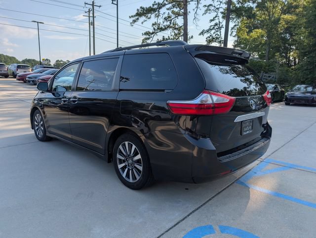 Used 2018 Toyota Sienna Limited Premium FWD image 5