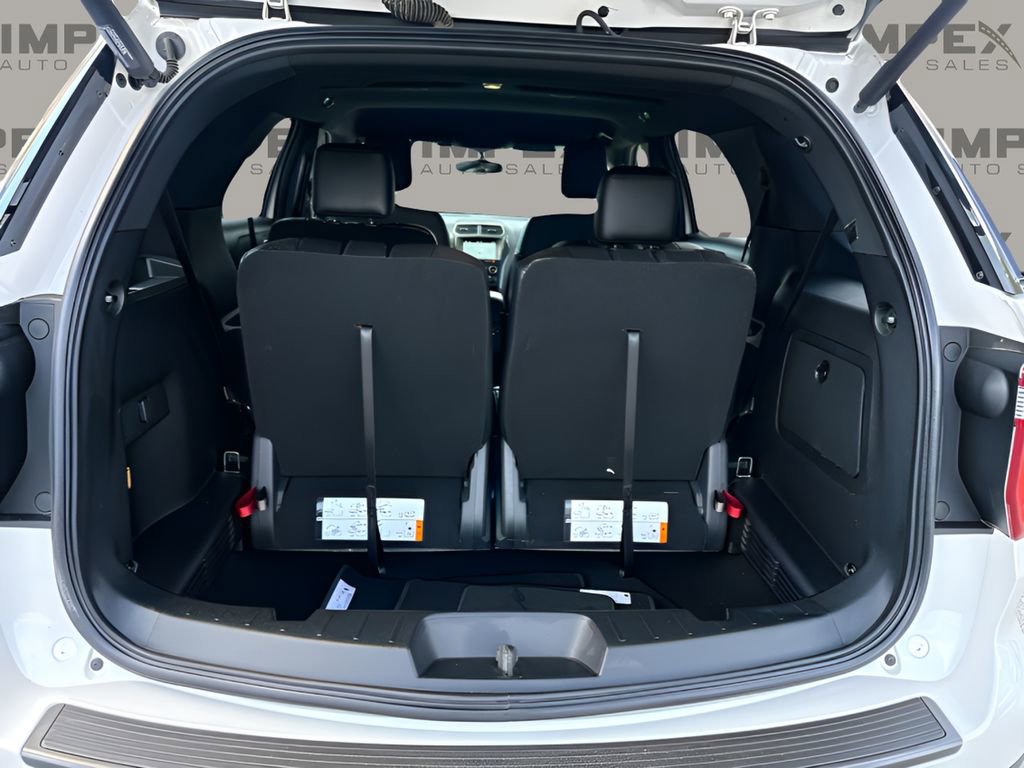 Used 2018 Ford Explorer XLT w/ Equipment Group 202A AWD/4WD image 29