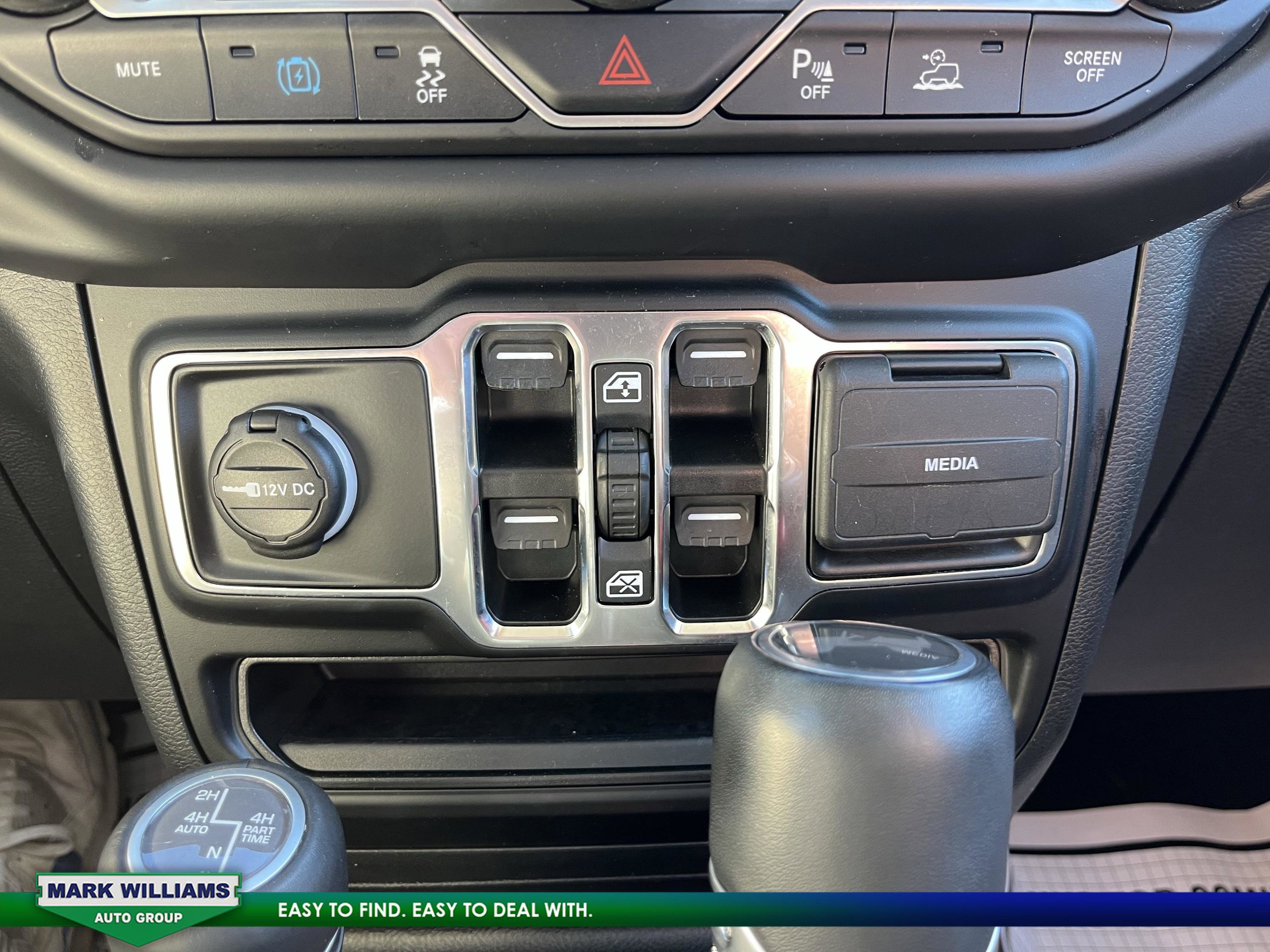 Used 2023 Jeep Wrangler Unlimited Sahara image 18