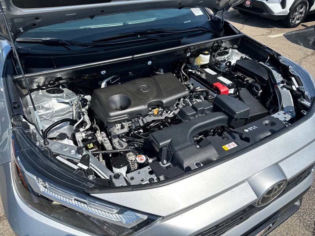 Used 2025 Toyota RAV4 XLE AWD/4WD image 45