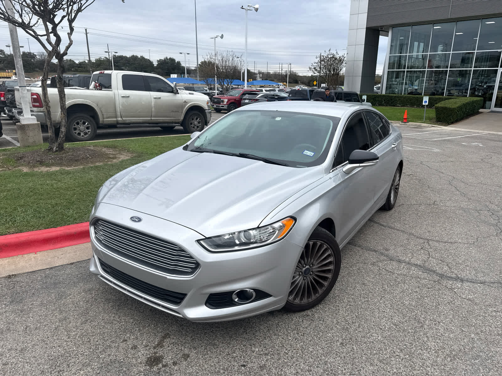 Used 2016 Ford Fusion Titanium image 3