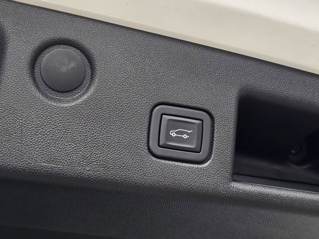 Used 2024 Chevrolet Equinox RS w/ RS Leather Package FWD image 25