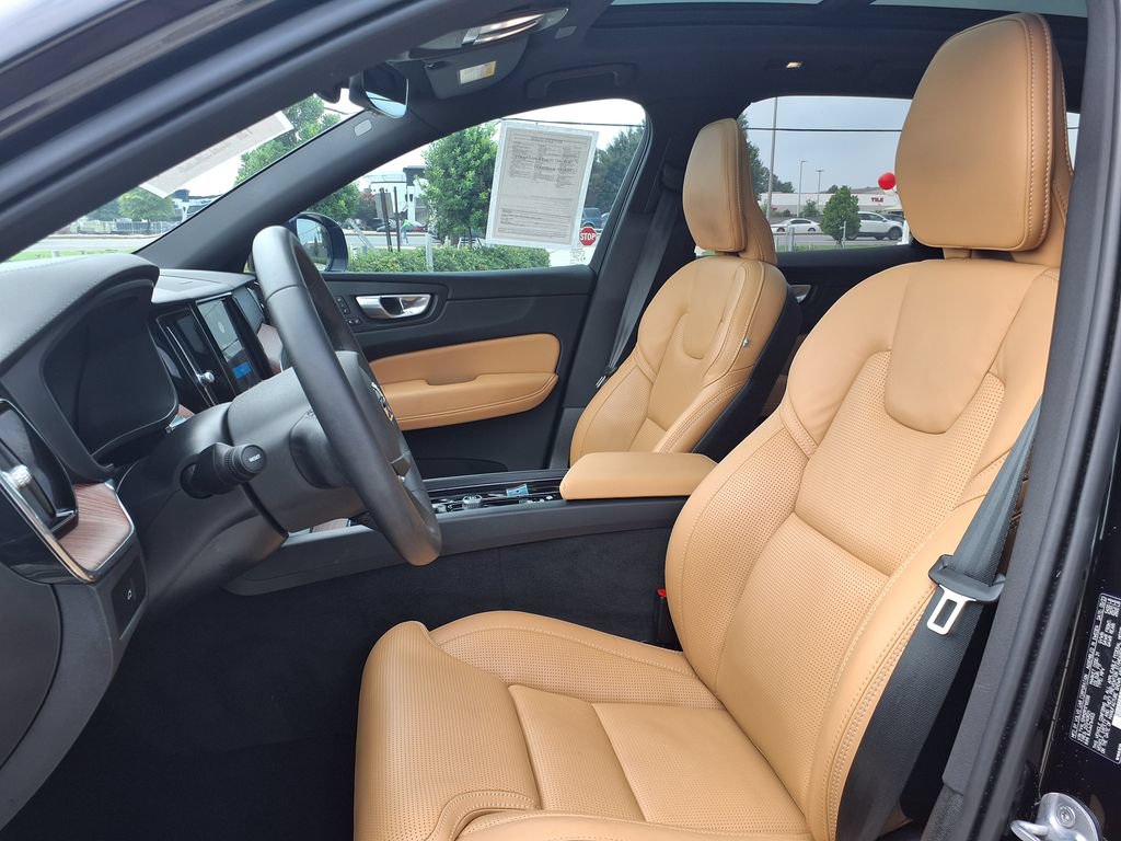 Certified 2024 Volvo XC60 B5 Ultimate w/ Climate Package AWD/4WD image 15