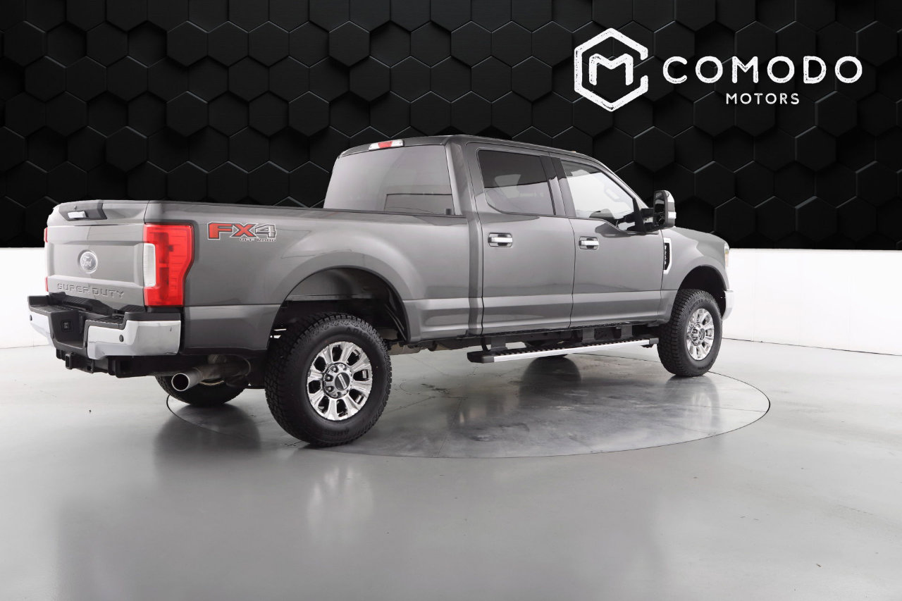 Used 2018 Ford F250 XLT w/ XLT Premium Package image 3