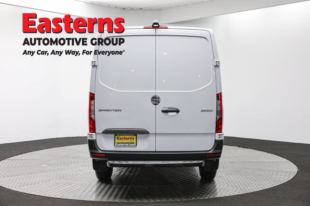Used 2019 Freightliner Sprinter 2500 RWD image 6