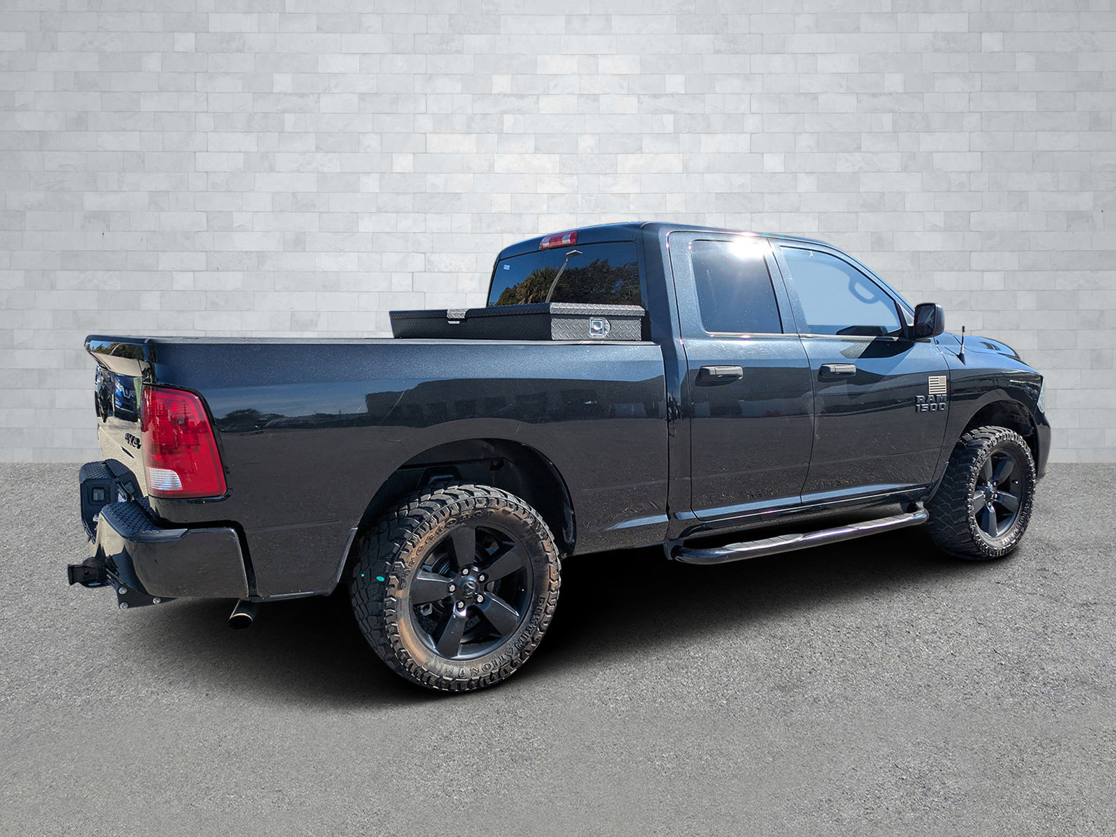 Used 2016 RAM 1500 Express w/ Black Ram 1500 Express Group image 5