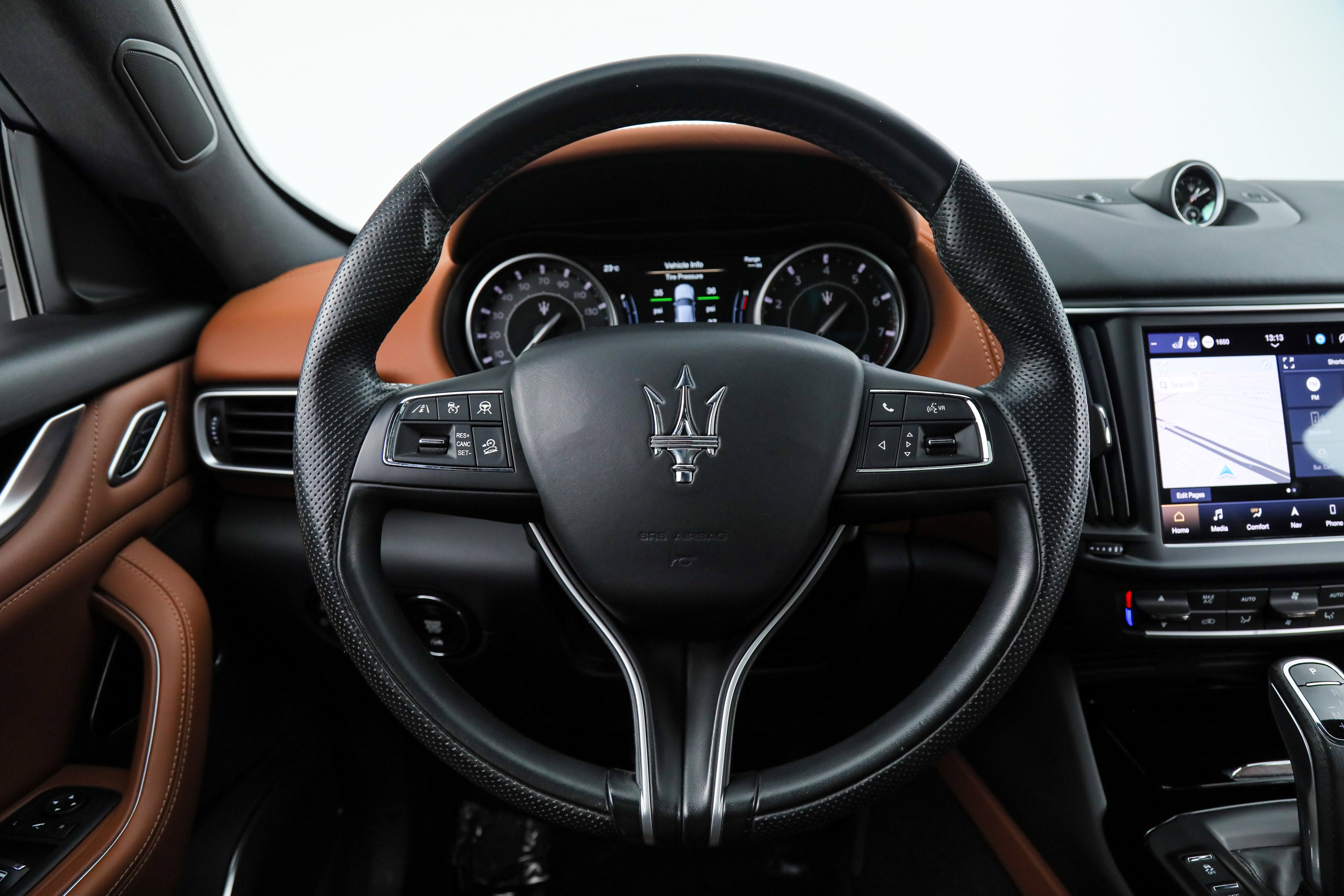 Certified 2023 Maserati Levante GT image 17