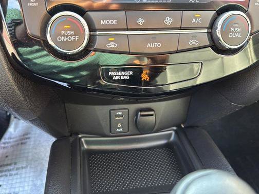 Used 2014 Nissan Rogue SL w/ SL Premium Package AWD/4WD image 20